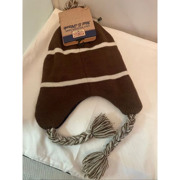 Wembley Tailgate Cold Weather Football Beanie with Flask One Size NWT - Picture 8 of 10